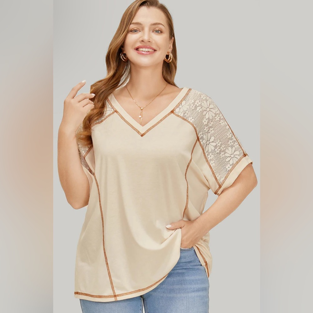 14/16 1X BloomChic Beige Floral Lace Insert Stitch Trim T-Shirt